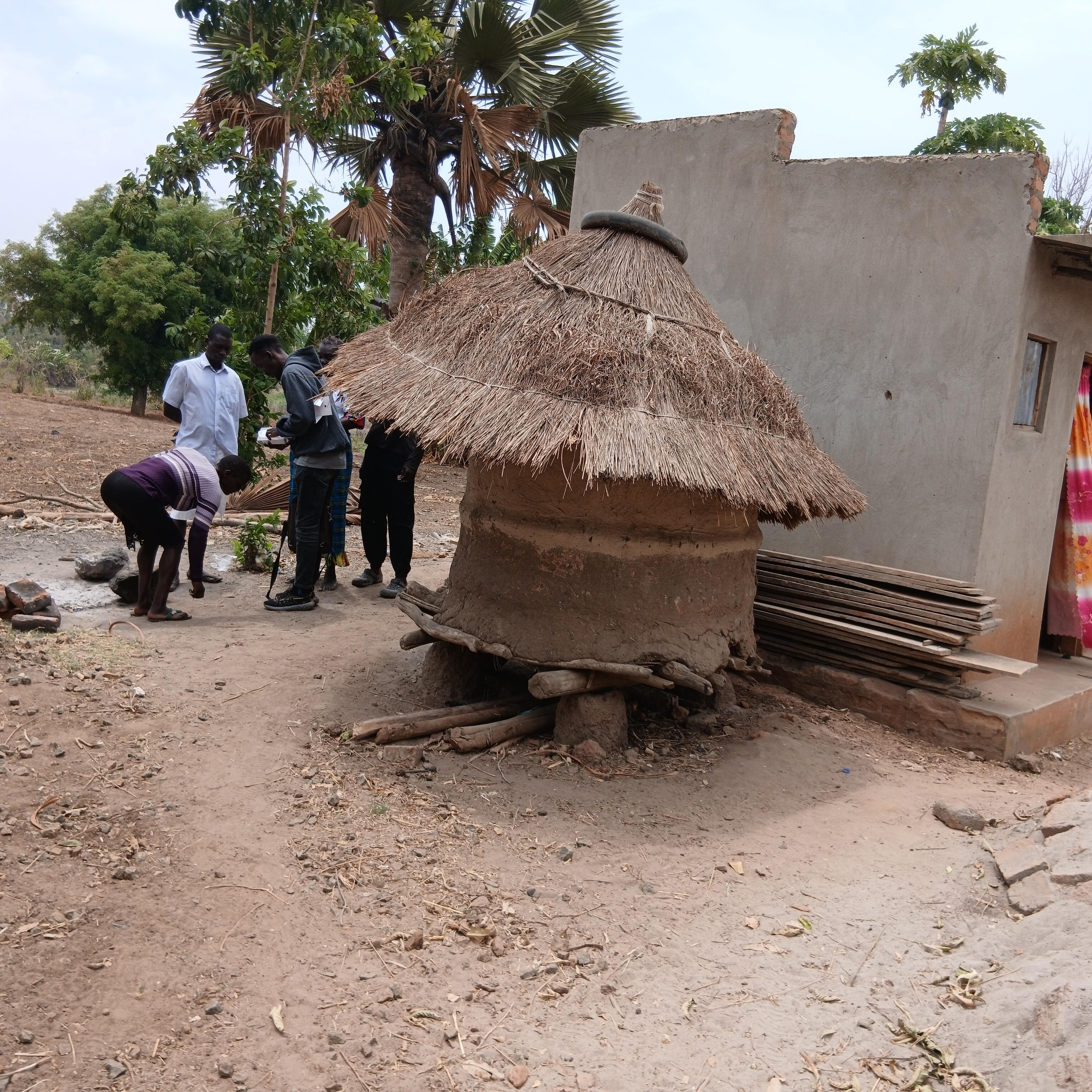 Lira Store 1 Image 1